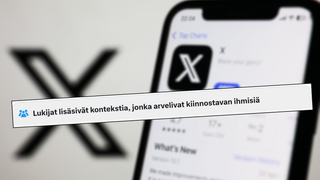 Älypuhelin jossa näkyy X-palvelun logo sekä kuvakaappaus yhteisöhuomautuksesta